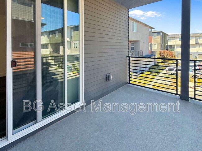 Building Photo - 223 Bolt Ct