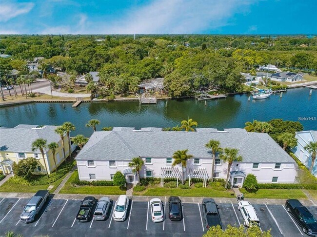 Building Photo - 3873 Pompano Dr SE