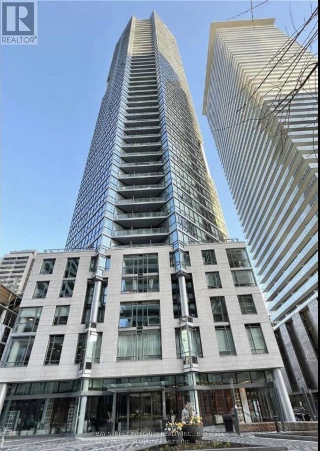 Building Photo - 45 Charles St E