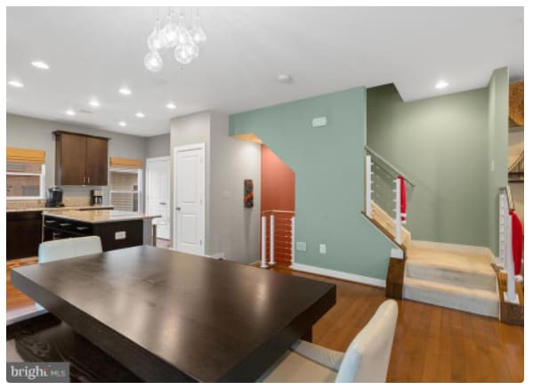 Building Photo - 5815 Lustine St