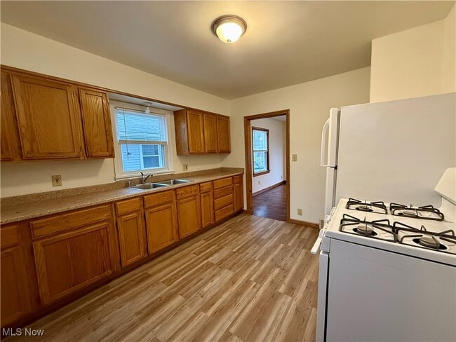 Foto del edificio - 1253 Sevilla Ave