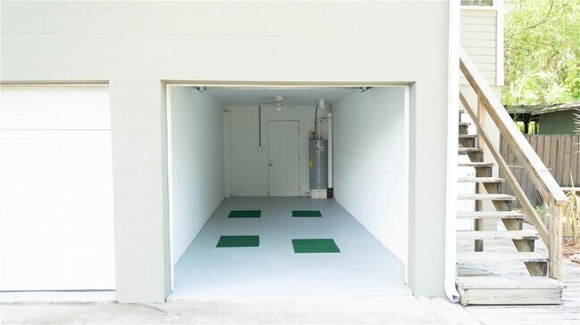 Foto del edificio - 2116 Henderson Dr