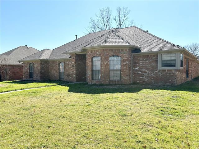 Building Photo - 2028 Sako Dr