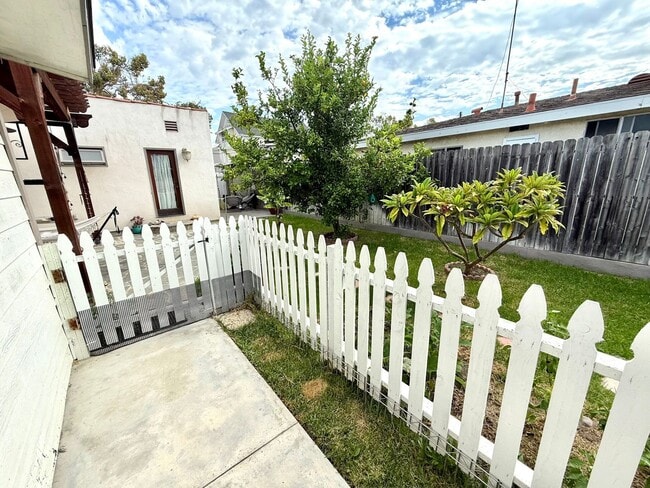 Foto del edificio - 3 units