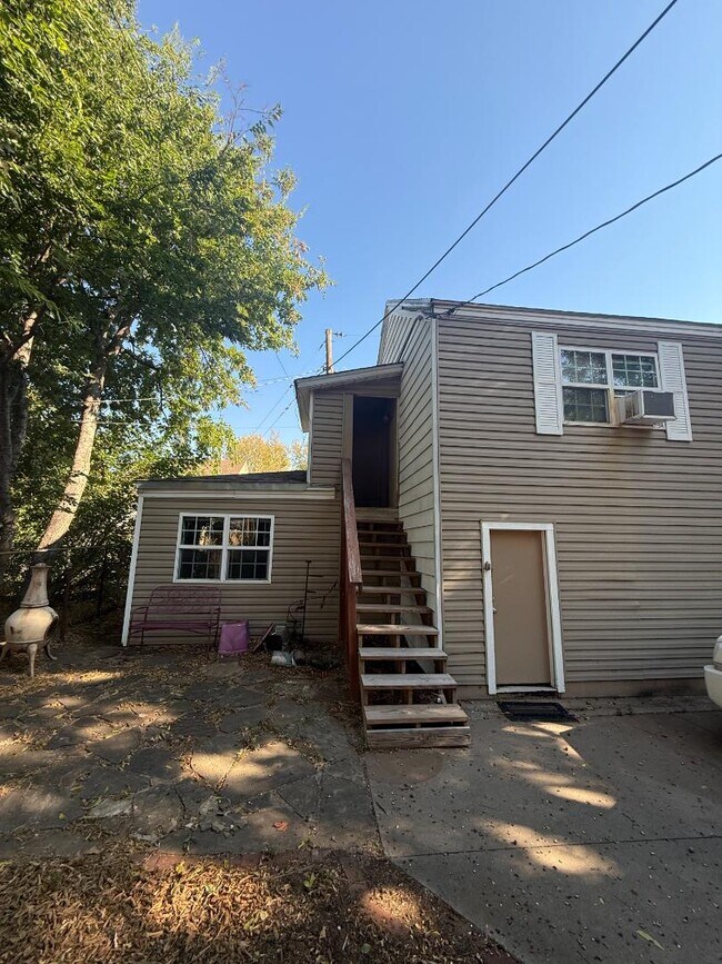 Building Photo - 2645 NW 13th St
