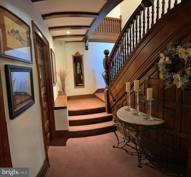 Foto del edificio - 8306 Crittenden St