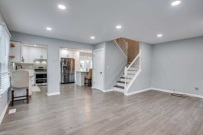 Foto del edificio - 3110 Winchester Ct E