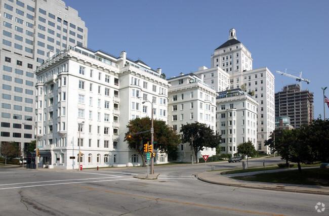 Foto del edificio - Cudahy Tower Apartments