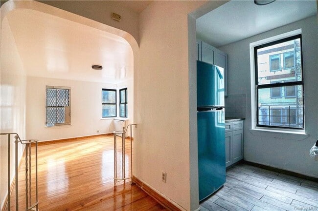 Foto del edificio - 1200 Woodycrest Ave