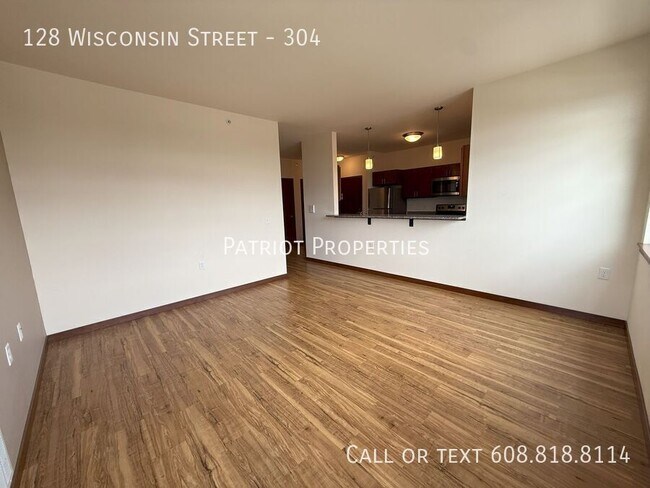 Foto del edificio - 128 Wisconsin St