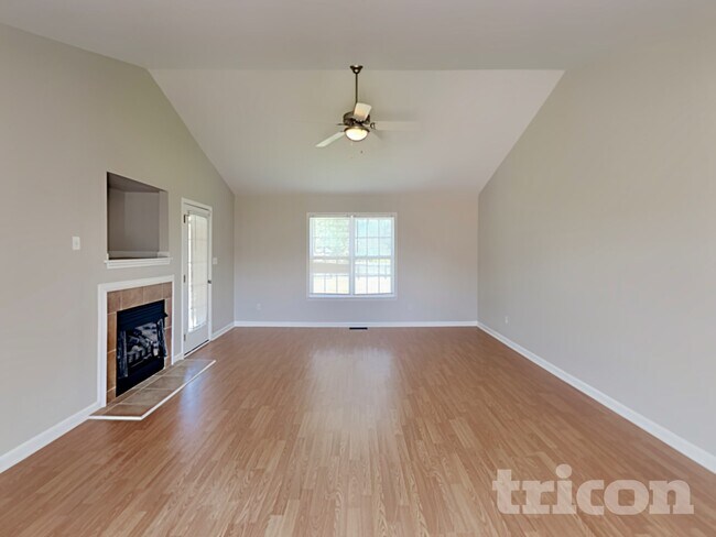 Foto del edificio - 51 Bear Oak Dr