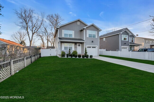 Building Photo - 132 Chelton Ave