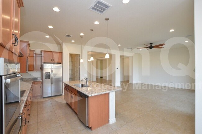 Building Photo - 2770 E Indian Wells Dr