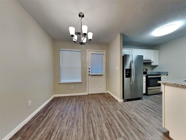 Building Photo - 16129 Sun View Ln