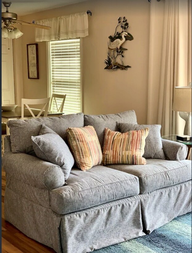 Foto del edificio - 4834 Beach Dr SE