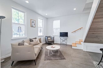 Building Photo - 123 Moore St