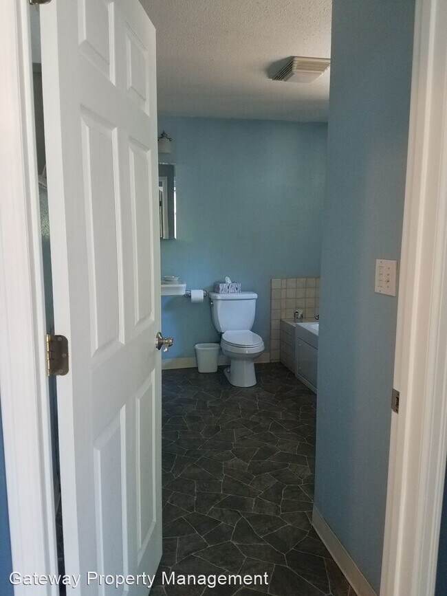 Building Photo - 2 br, 2 bath House - 200 N KOKANEE RIDGE DR