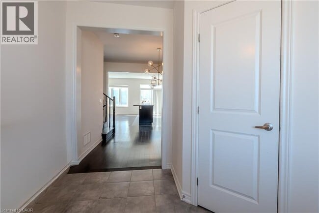 Building Photo - 6 Heming Trl