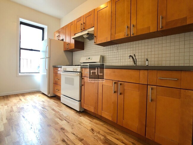 Building Photo - 58th Street