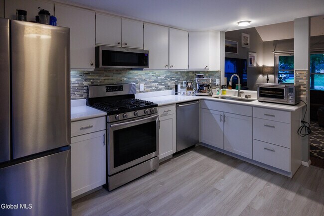 Foto del edificio - 178 Arrow Wood Pl