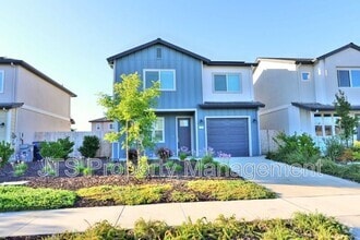 Building Photo - 5 Oak Manor Way