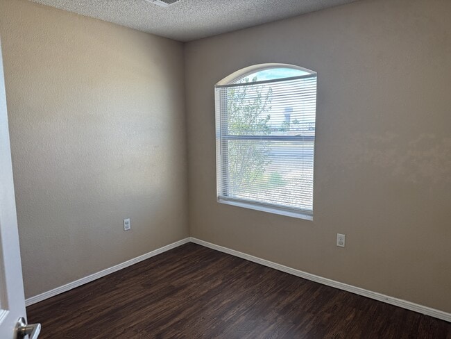 Building Photo - 9811 Socorro Rd