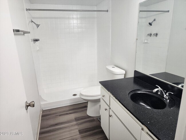 Foto del edificio - 4301 N 24th St