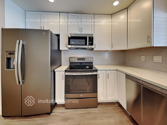 Foto del edificio - 4800 S Taylor Dr
