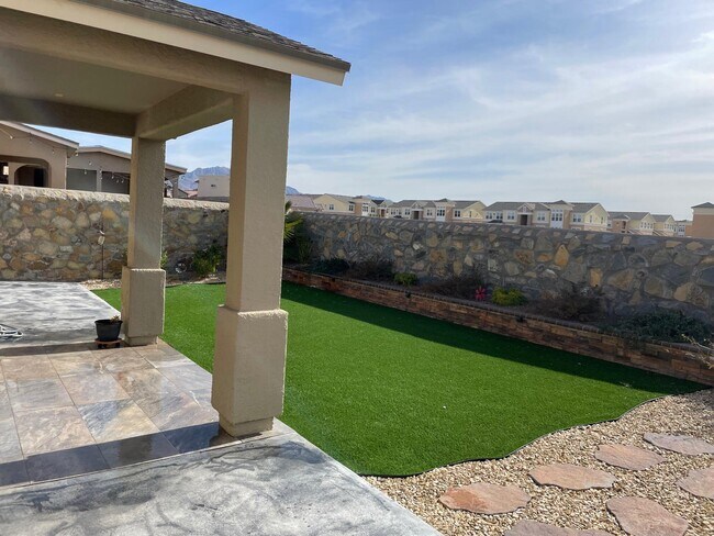 Foto del edificio - 7656 Mammoth Ln