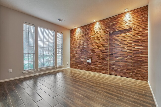 Building Photo - 1618 Calmar Dr