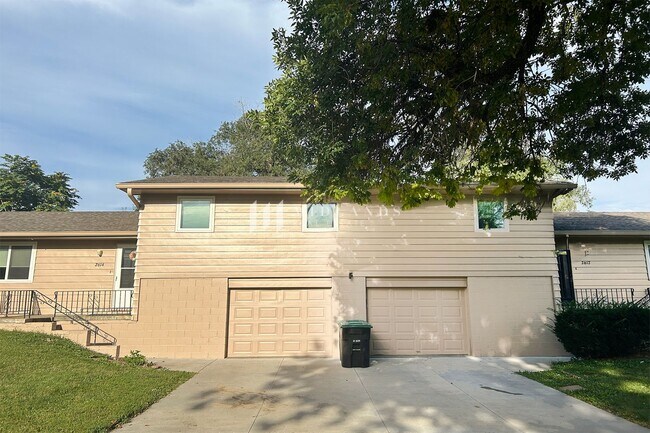 Foto del edificio - Aksarben Duplex