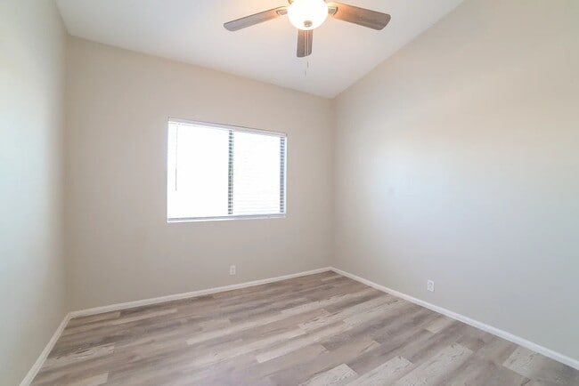 Building Photo - 20447 N 40th Ave