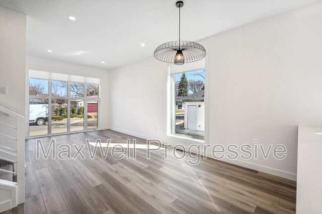 Building Photo - 10427-10470 70 Ave NW