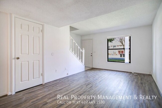 Foto del edificio - 2727 Gray Fox Ln