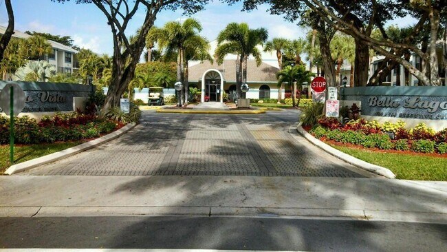 Building Photo - 706 Executive Center Dr