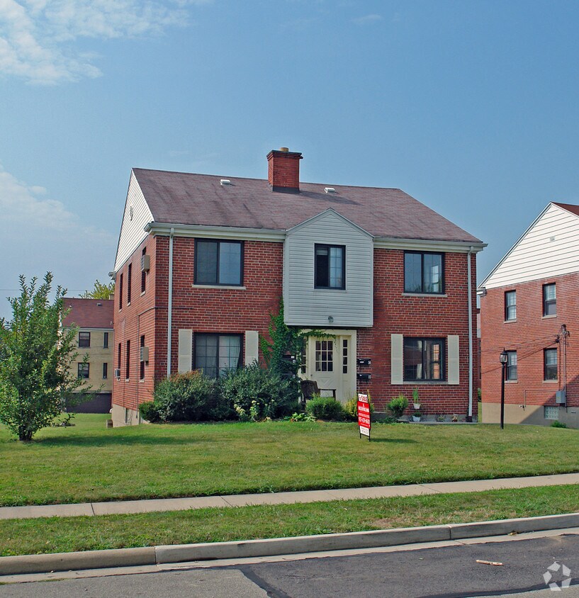 Building Photo - 544 Telford Ave