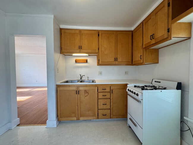 Building Photo - 326 E Vine St