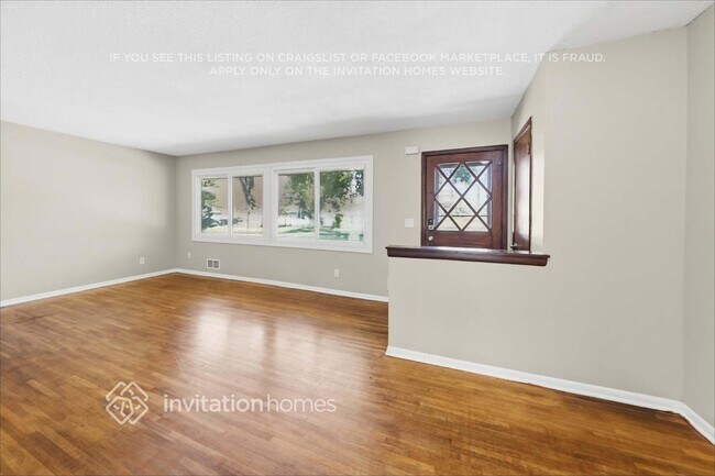 Foto del edificio - 600 57th Ave NE