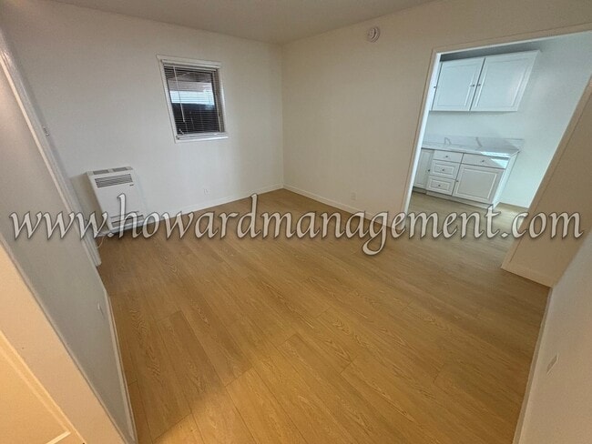 Building Photo - 00034TW