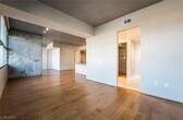 Foto principal - 353 E Bonneville Ave