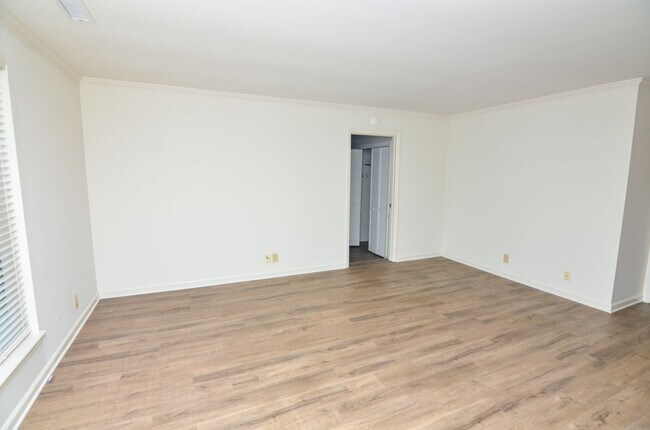 Foto del edificio - 230 Boxwood Dr
