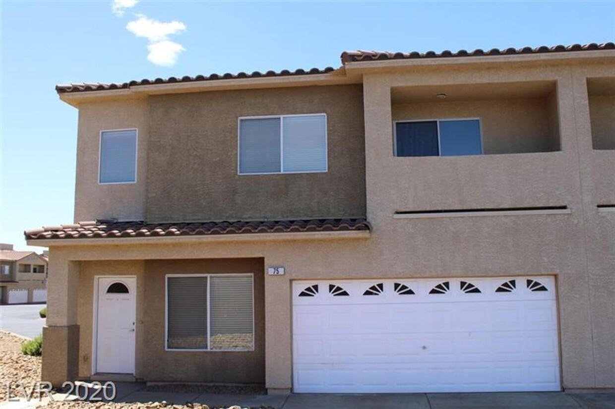 Foto principal - CUTE 3 BEDROOM TOWNHOME IN 89012 * COMING ...