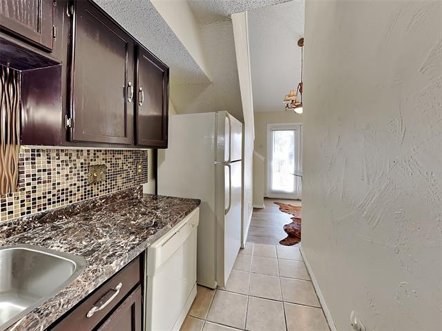 Foto del edificio - 9839 Walnut St
