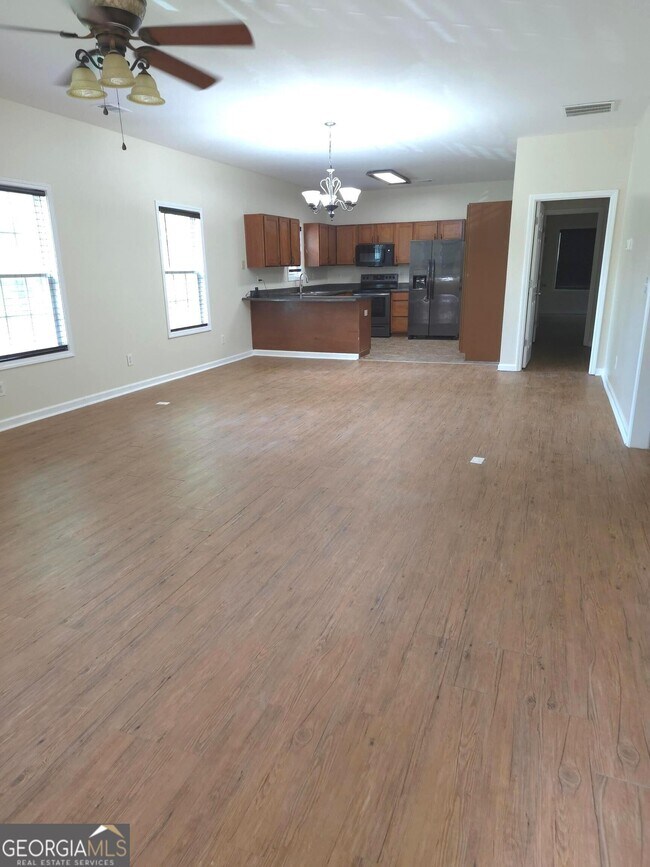 Foto del edificio - 8146 Thompson St