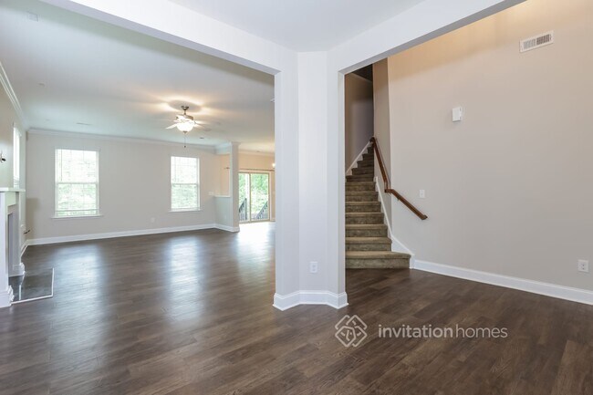 Building Photo - 113 Knoll Ct