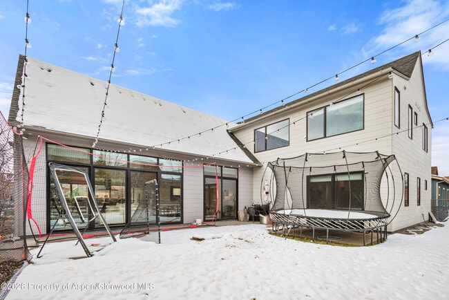 Building Photo - 113 Valley Ct