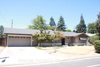 Building Photo - 5677 N Millbrook Ave