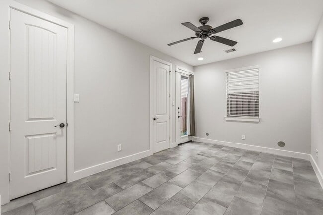 Photo - 2441 Charleston St Apartment