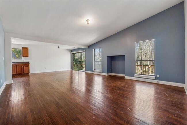 Foto del edificio - 5045 Carole Pl SW