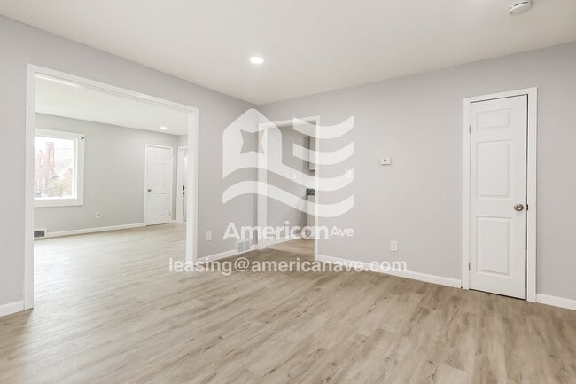 Foto del edificio - 5535 Devonshire Rd